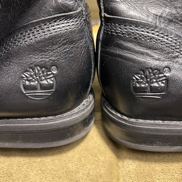 Timberland Black Leather Chelsea Boot                   LIKE NEW *size 8  $50 - Picture 4 of 5